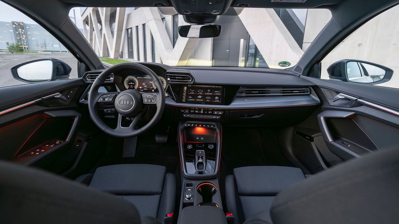 Audi A3 Sportback VS Bmw Σειρα 1. Ποιο ξεχωρίζει σε εξοπλισμό ασφάλειας και άνεσης.